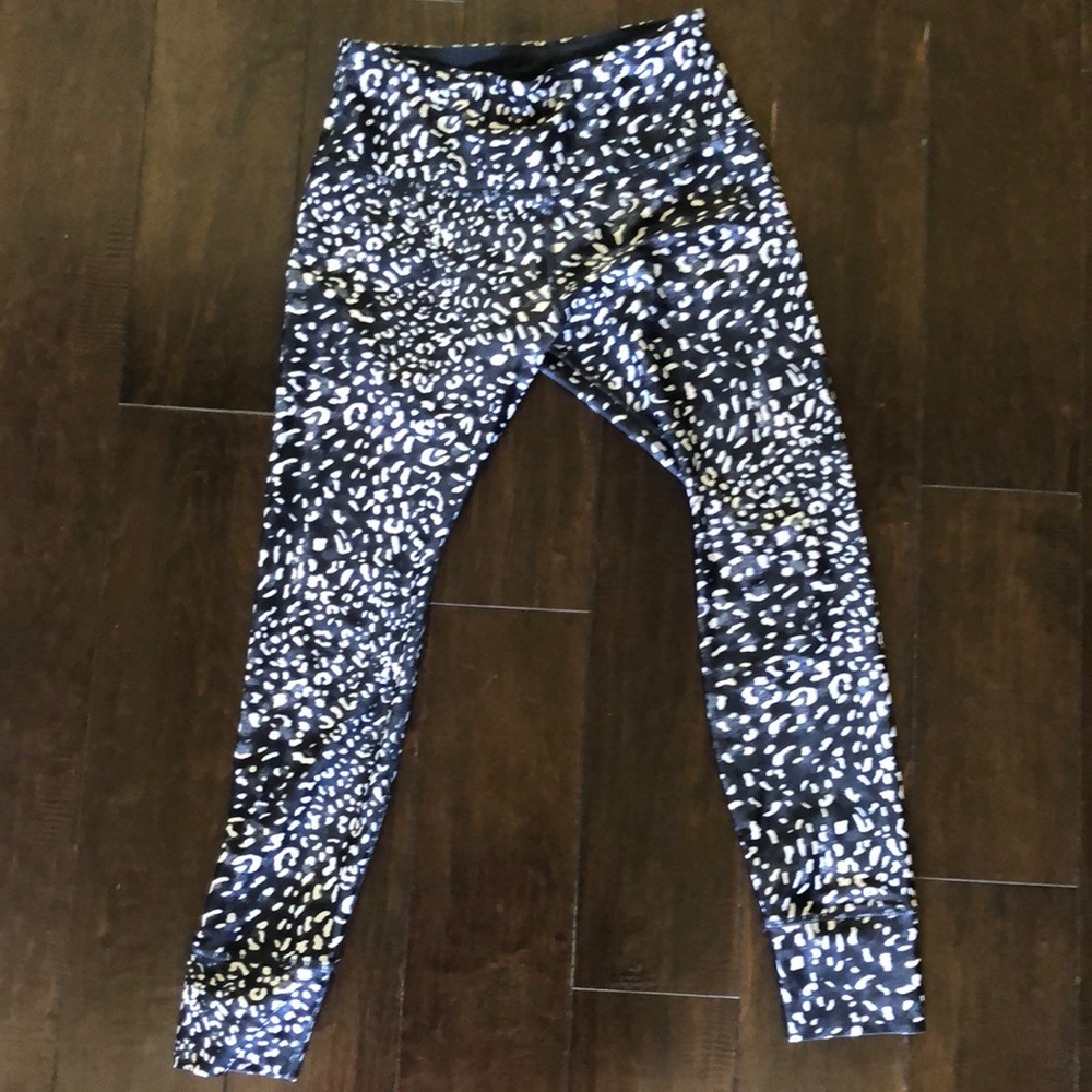 Lorna Jane ankle biters size small